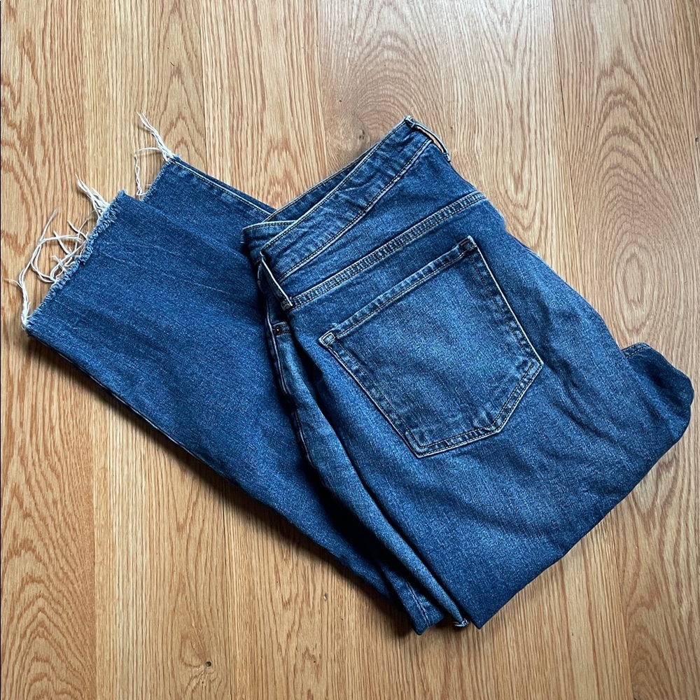 Old Navy Women's Distressed Curvy Boyfriend Jeans - Blue 36 /26
